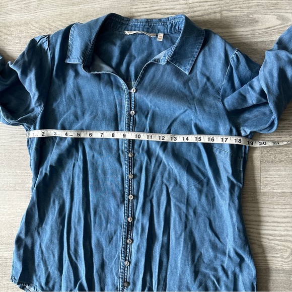 Soft Surroundings Chambray Denim Button-Up Shirt Medium Petite - Picture 9 of 11